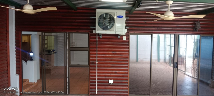 To Let 3 Bedroom Property for Rent in Hartenbos Central Western Cape